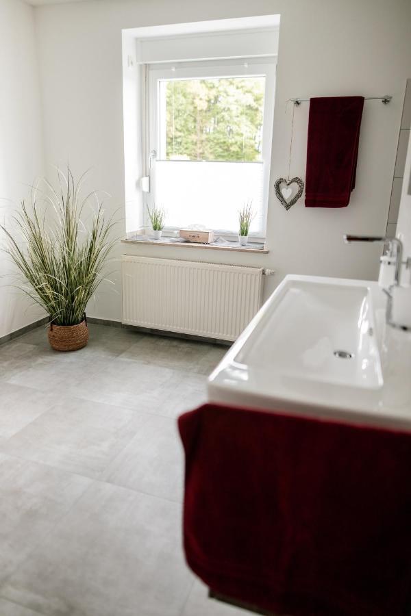 Ferienwohnungen Finkengrund Bueren  Bagian luar foto